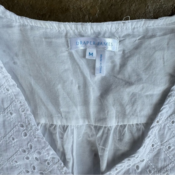 Draper James White Eyelet Short Sleeve Blouse size Medium - Picture 2 of 7
